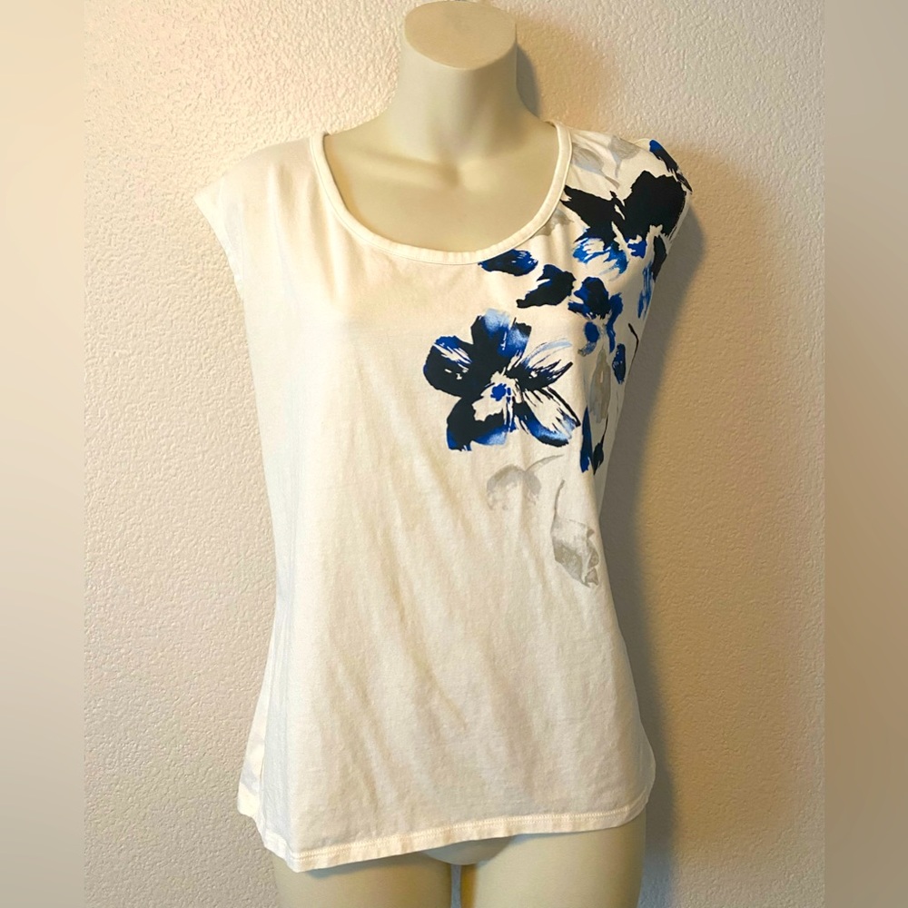 WHBM Sleeveless top with floral accent!